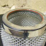 Retro ice cube tray with metal braiding