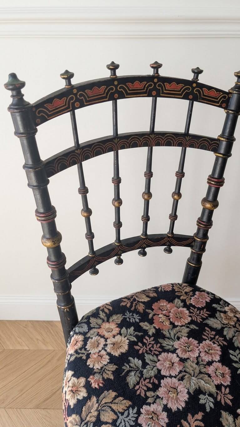 Set of 4 Napoleon chairs in blackened wood and floral fabric.