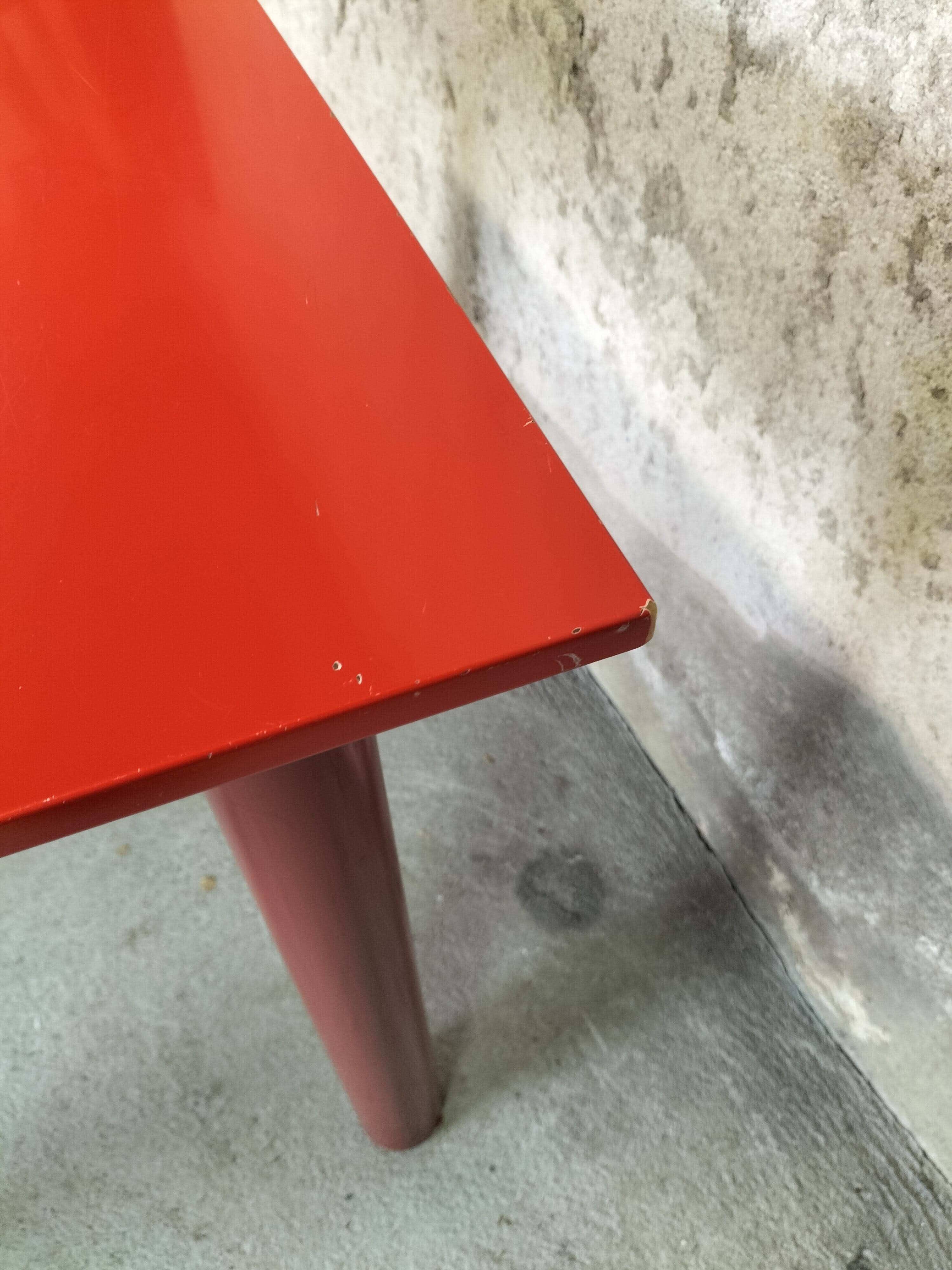 Kartell table model 4300 by Anna Castelli Ferrieri