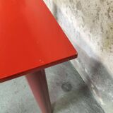 Kartell table model 4300 by Anna Castelli Ferrieri