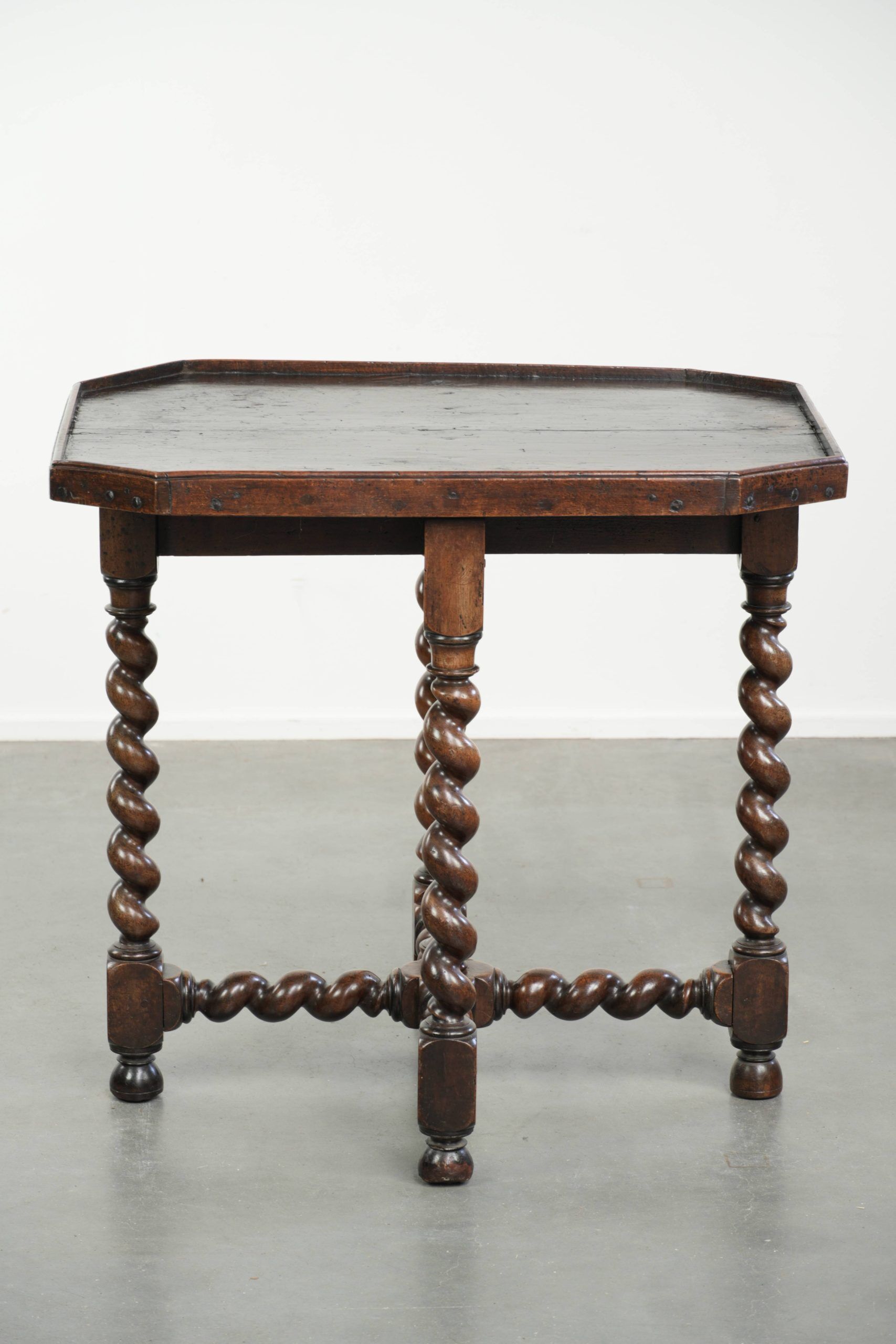 Antique English walnut side/center table with turned legs from around 1680