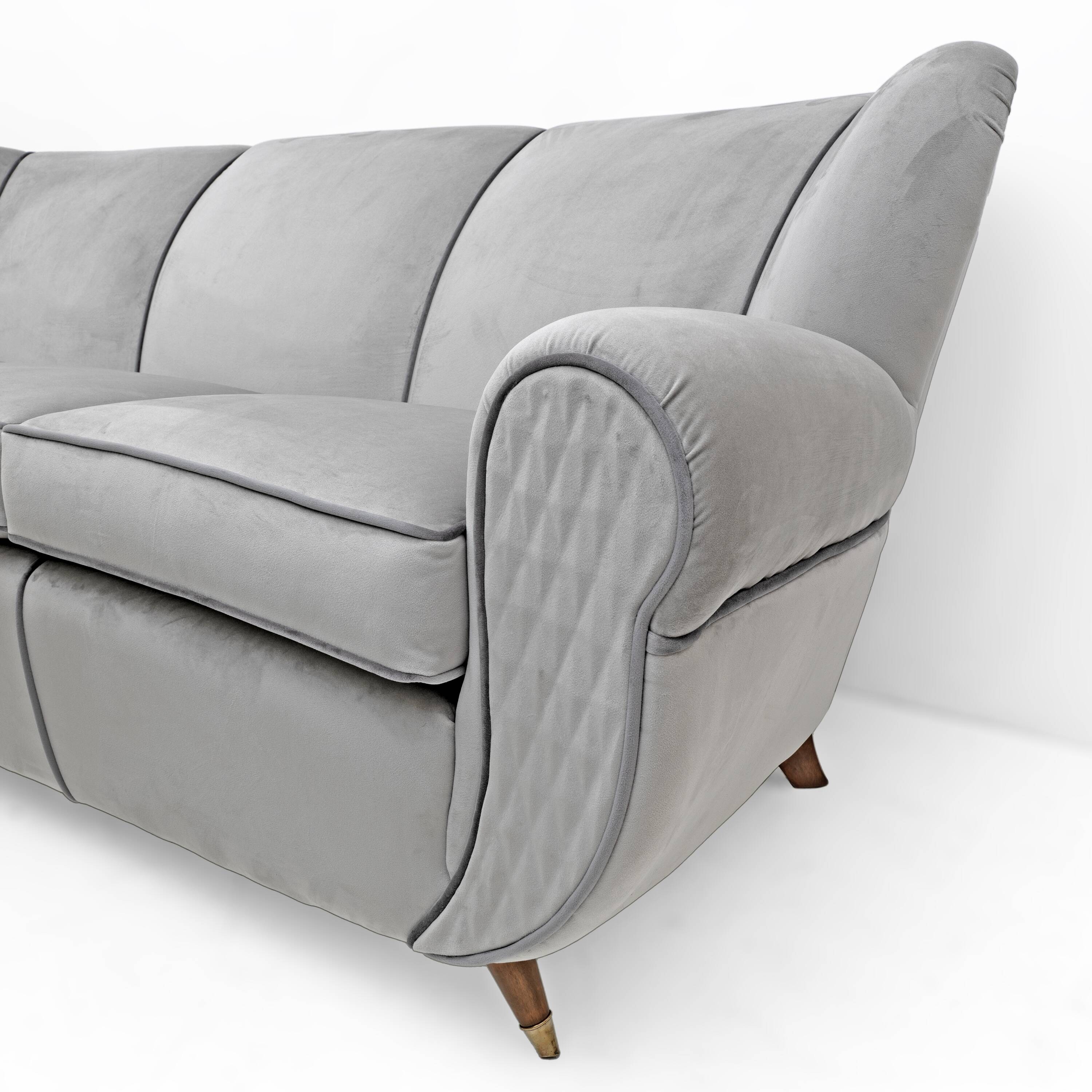 Attributed Guglielmo Ulrich Art Deco Italian Velvet Sofa, 1940s