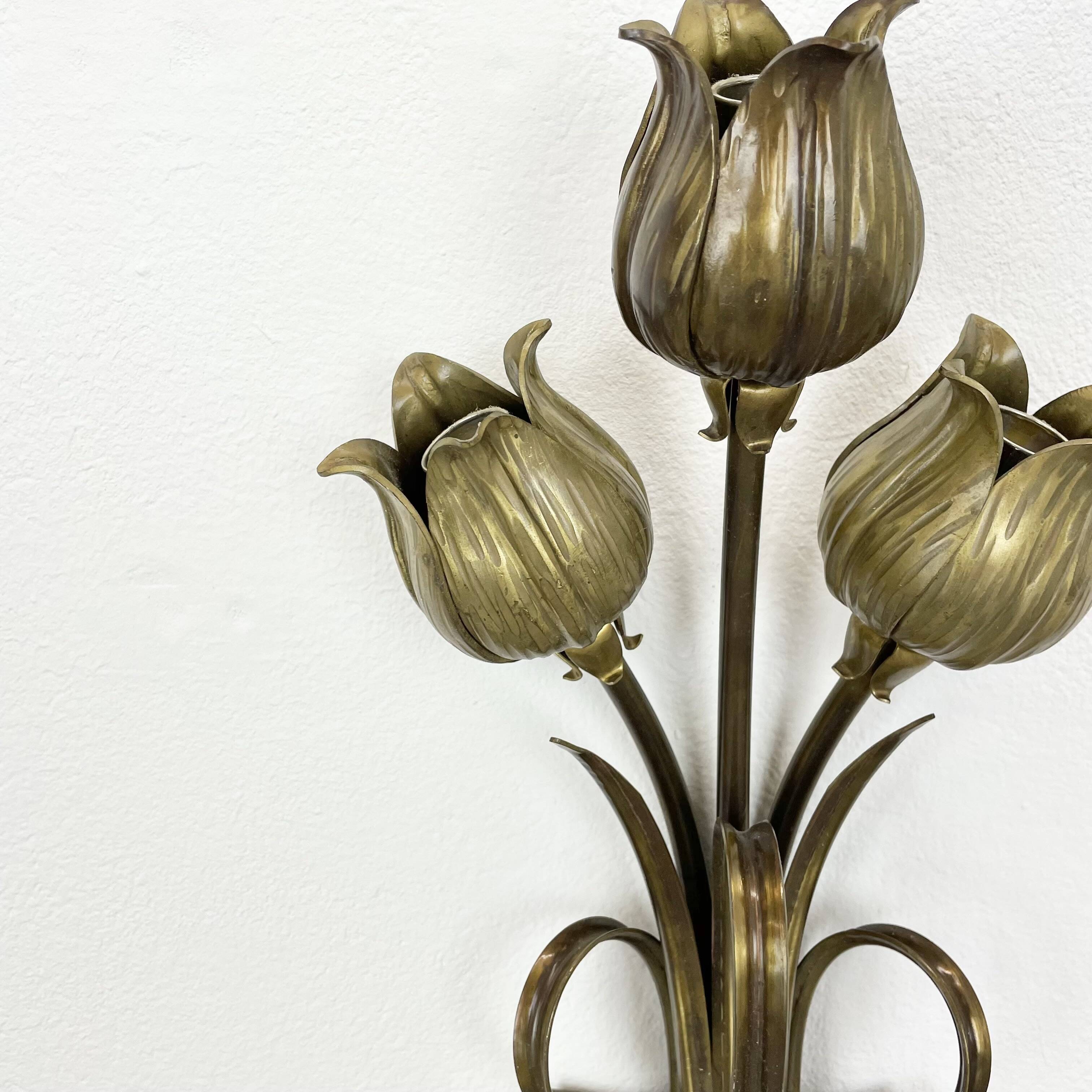 Sculptural 44cm brass  "flower" theatre wall light, italy, 1970s