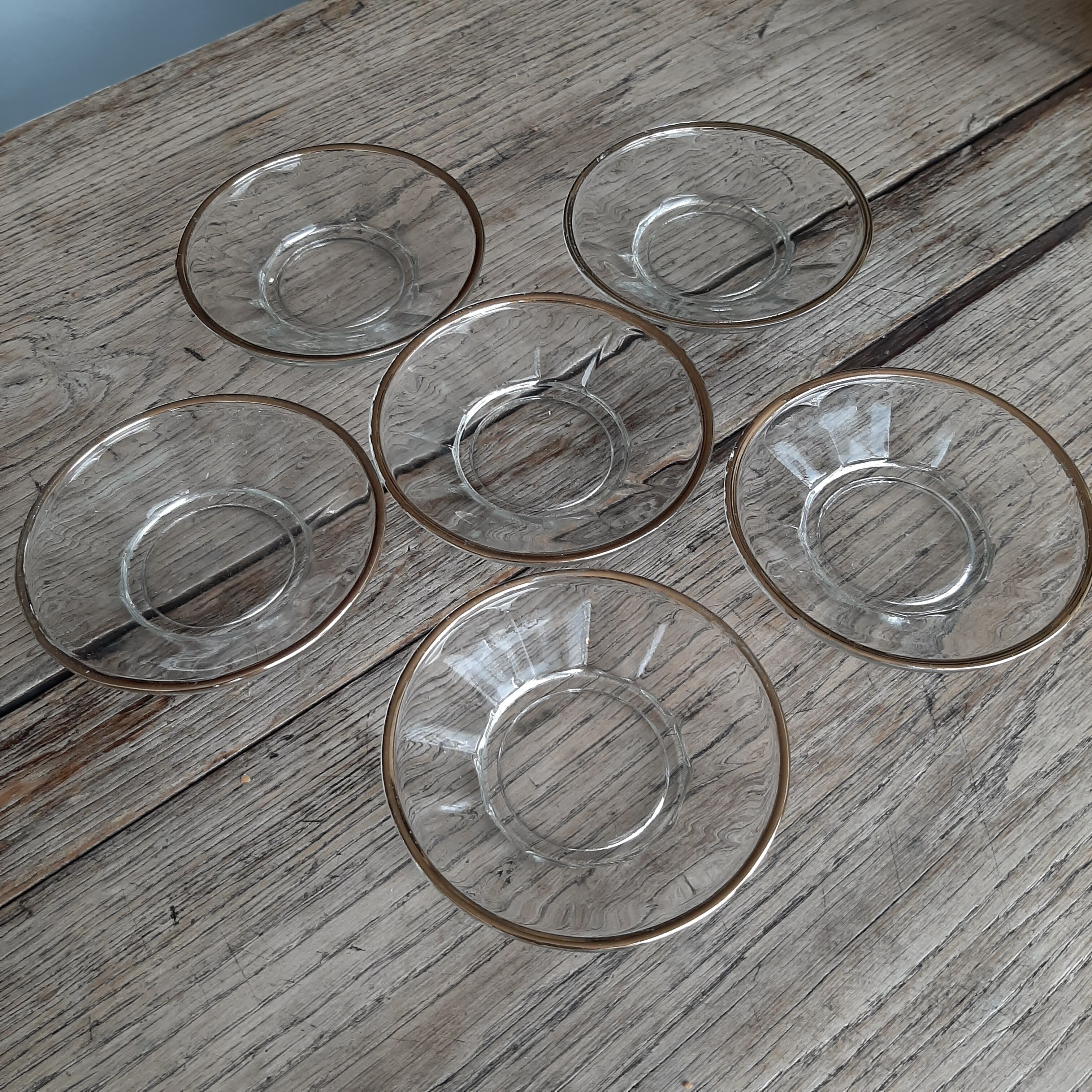 Lot 6 glass cups and gilding