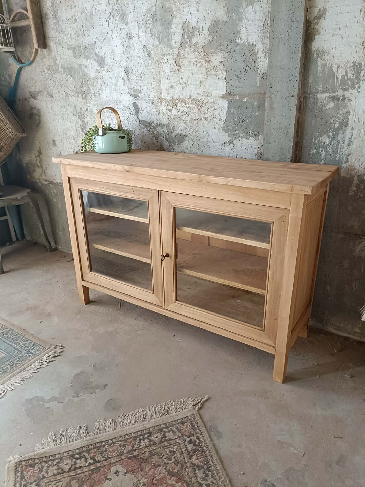 Buffet vitrine 