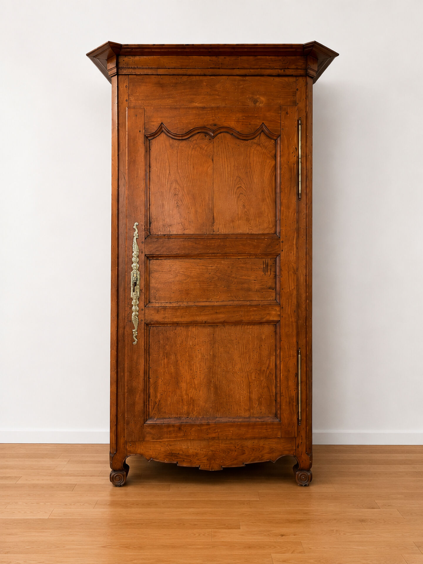 Bonnetière ancienne en bois massif