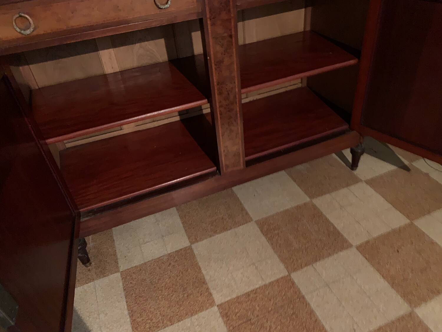 Buffet a vitrine style louis  XVI des annees 20