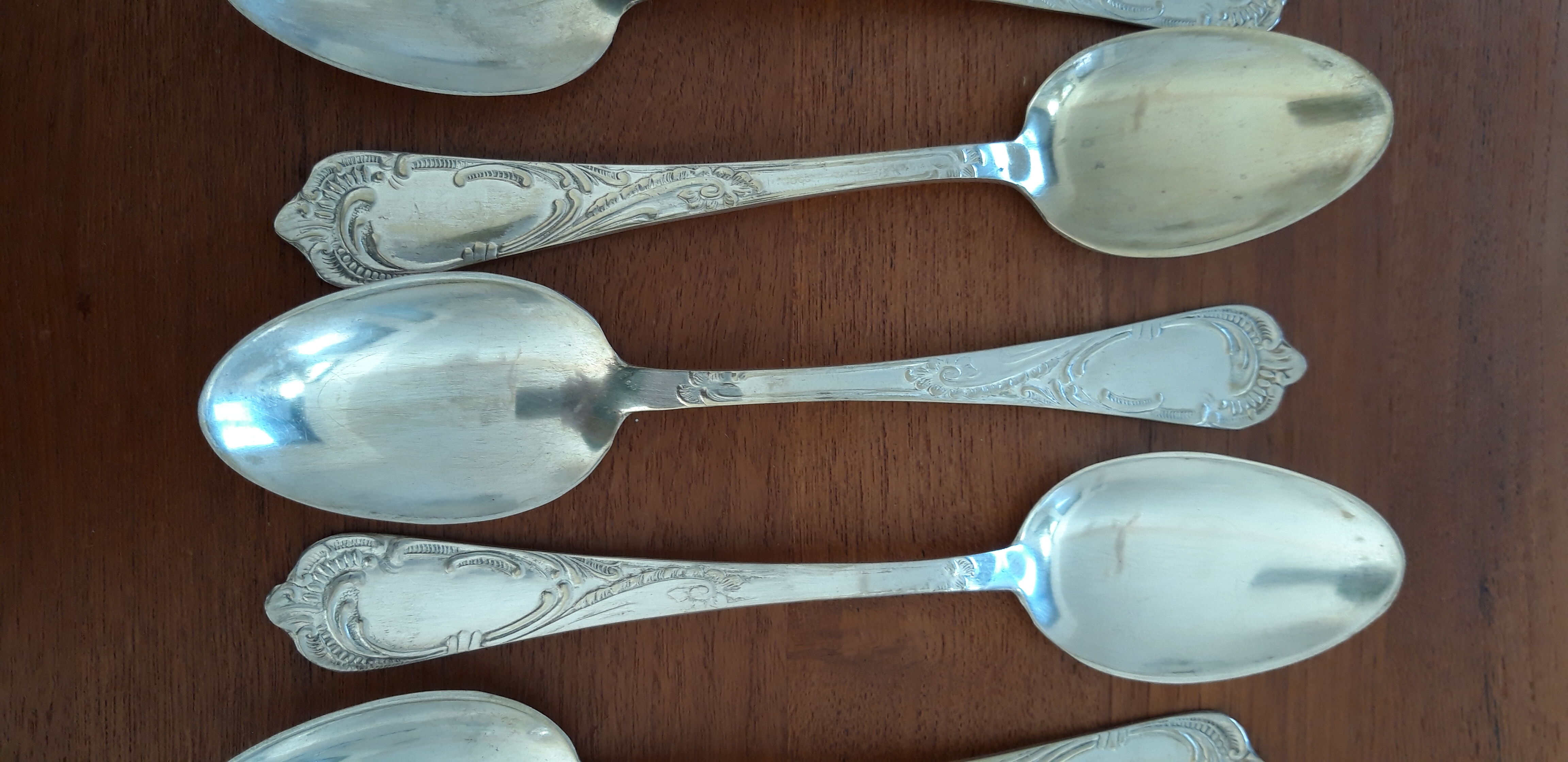 Set of silvered metal cutlery 1/1000th