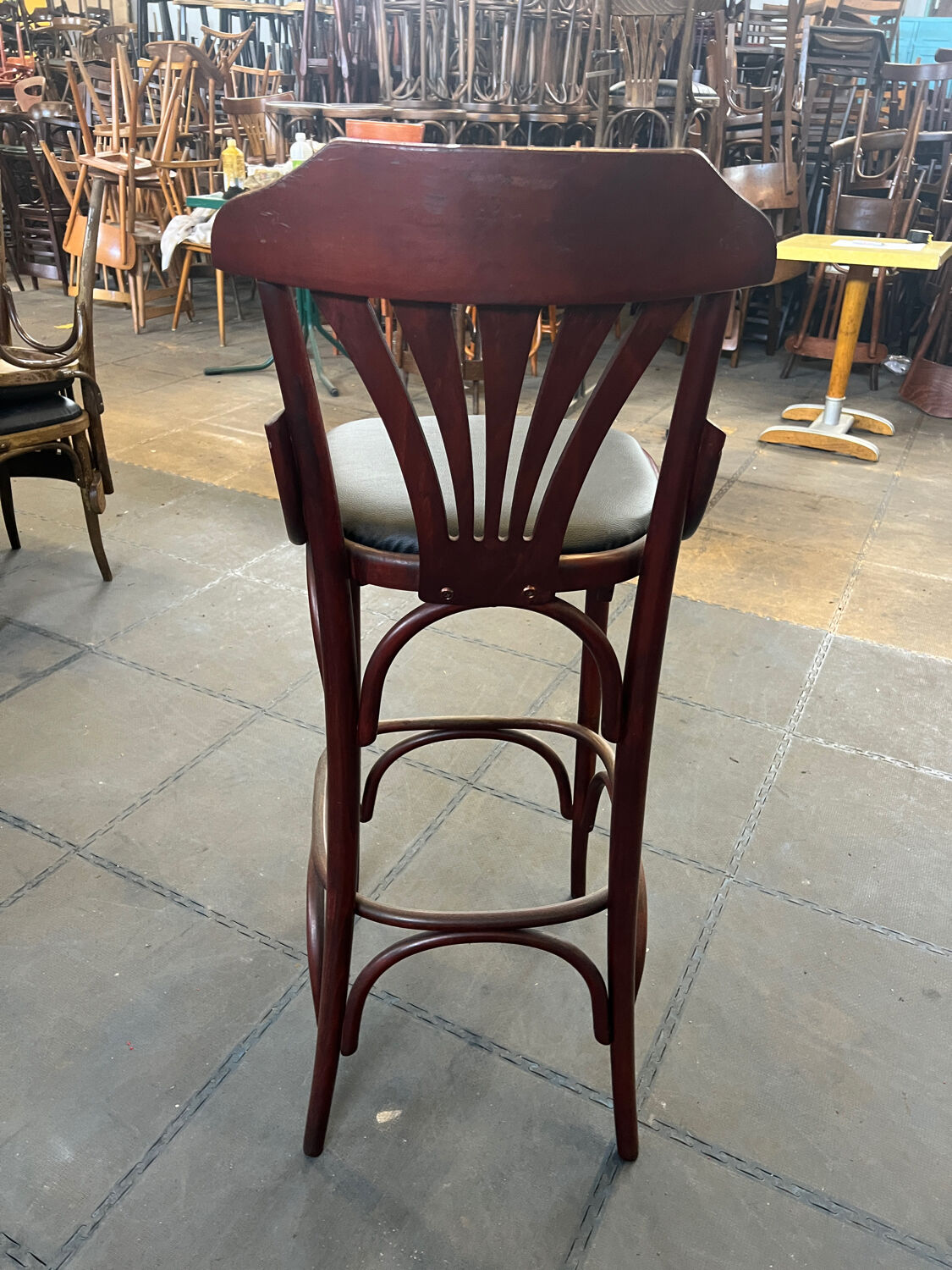 Bar stool