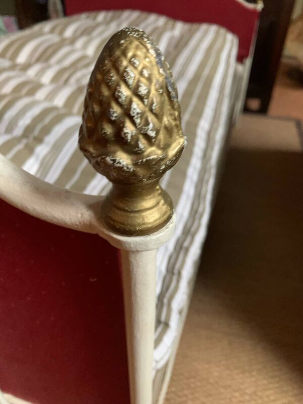 Lit ancien en métal