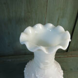 Opaline de foire vase ancien papillon fruit