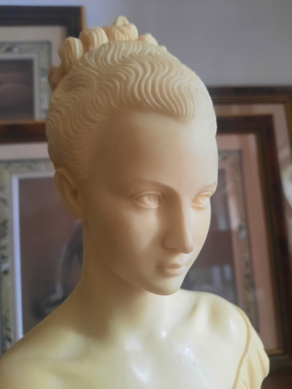 Bust woman on pedestal