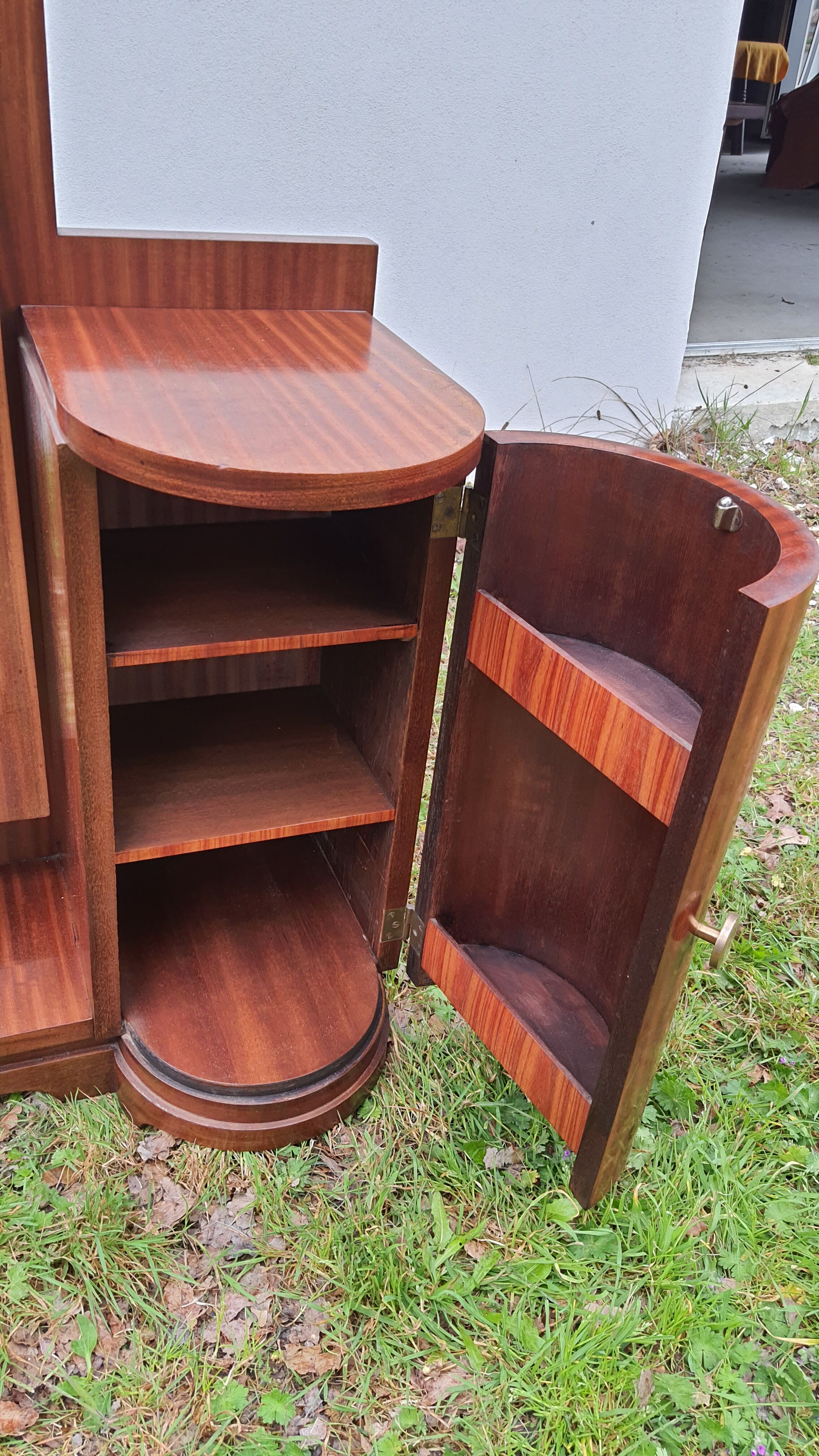 Psyche mirror, entrance cabinet