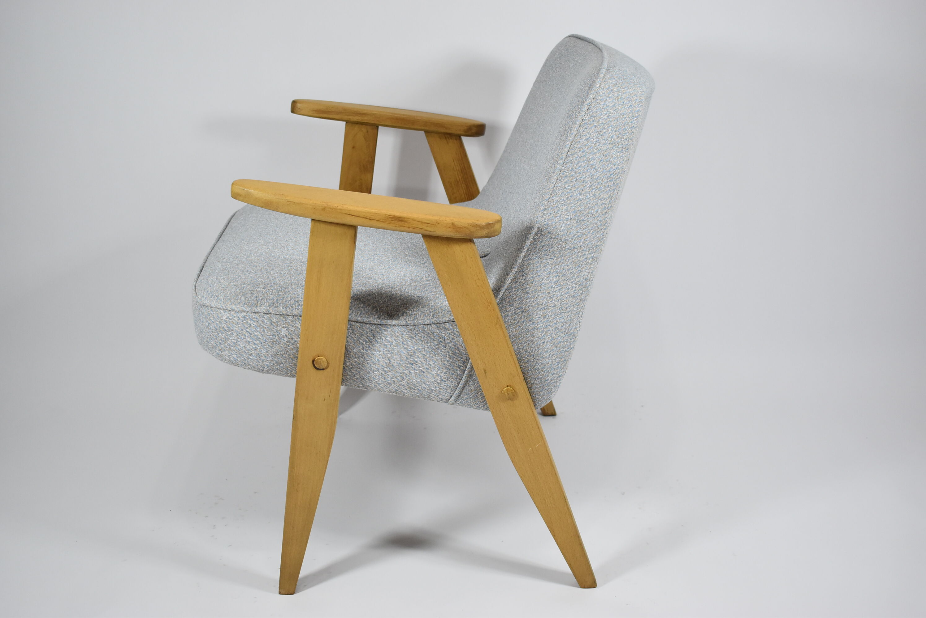 Original restored armchair 366, designer J. Chierowski, 60s, blue, oak wood