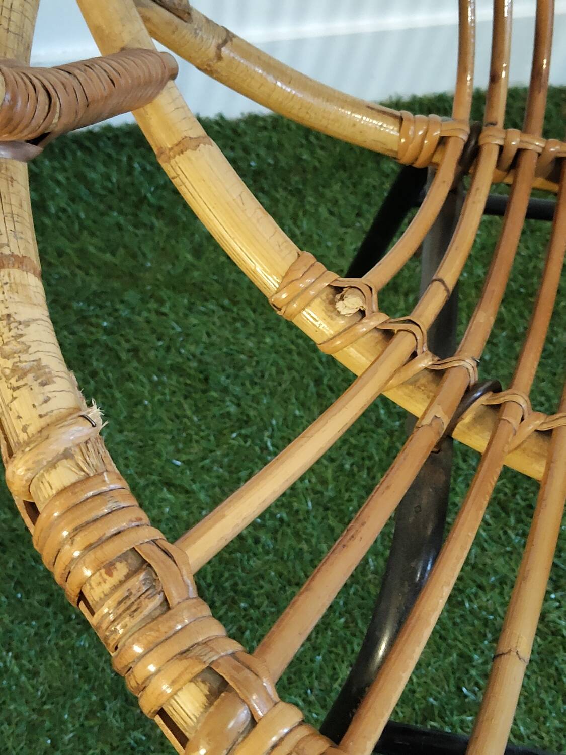 Vintage basket chair in rattan and metal – 1950s/60s