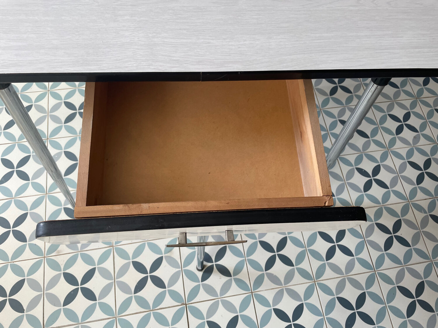 Formica table & stool