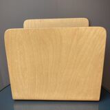 Design magazine holder in thermoformed wood