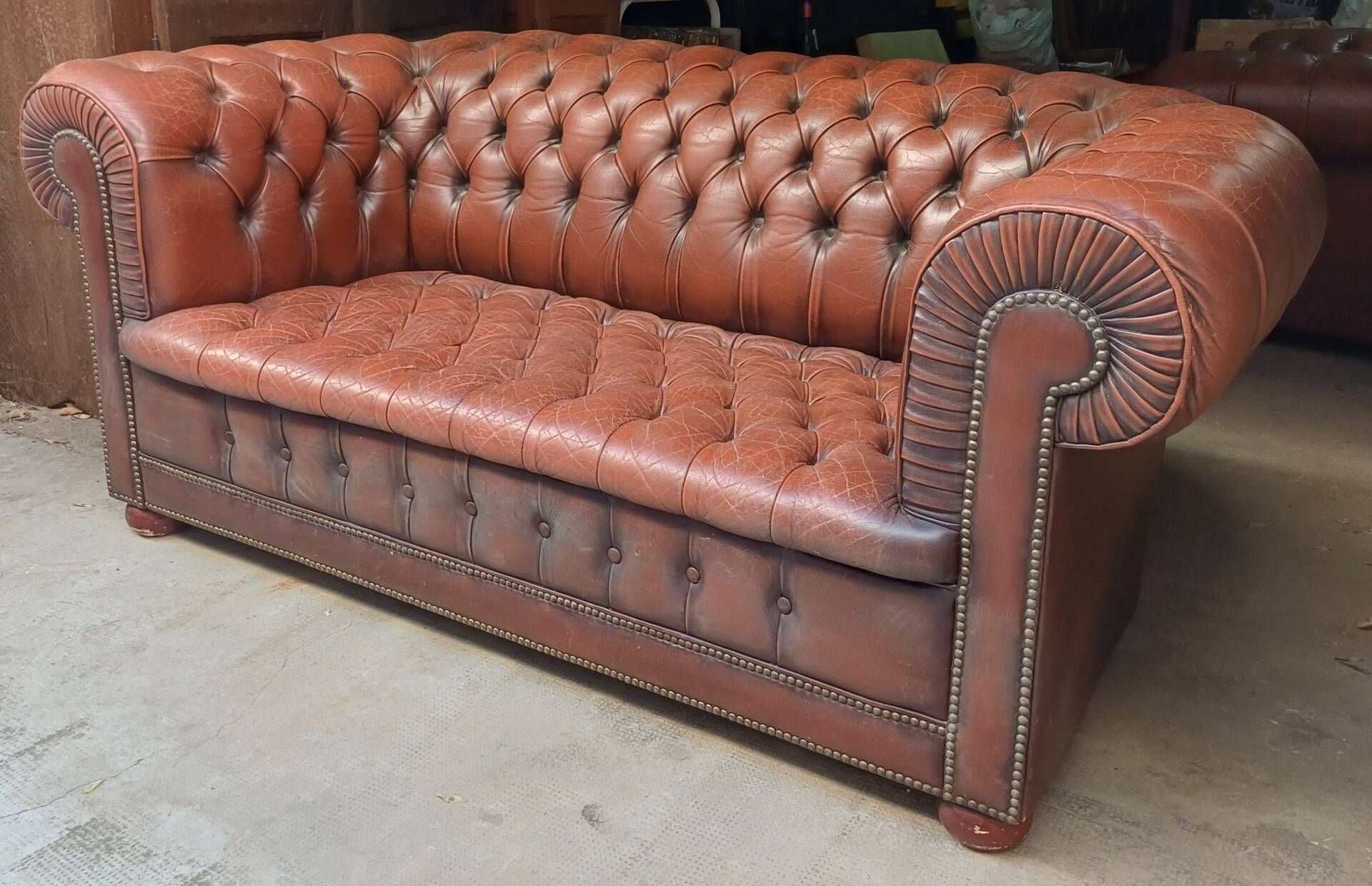 Vintage Chesterfield 2-Seater Sofa in Burgundy Leather with Button Tufting