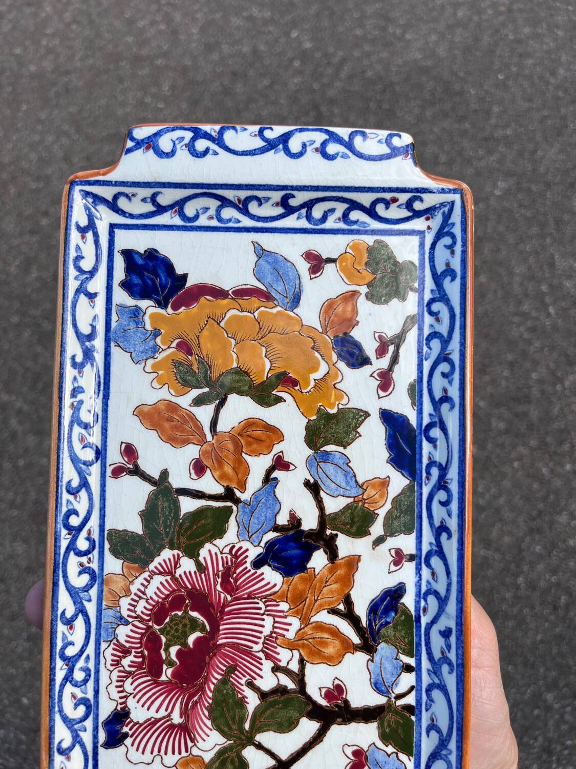 Gien earthenware cake dish with antique peony decoration
