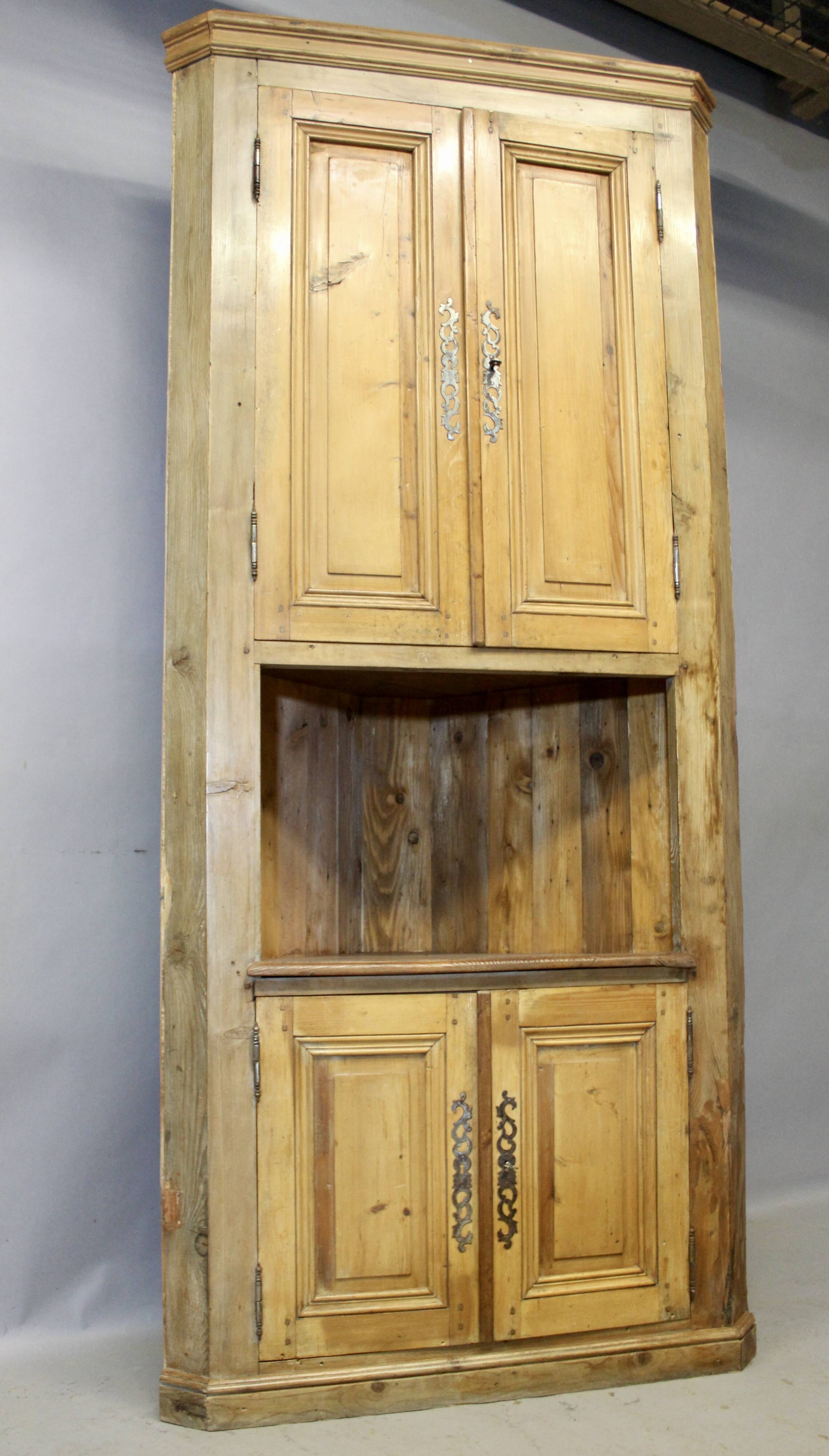 Large corner cabinet with 4 doors