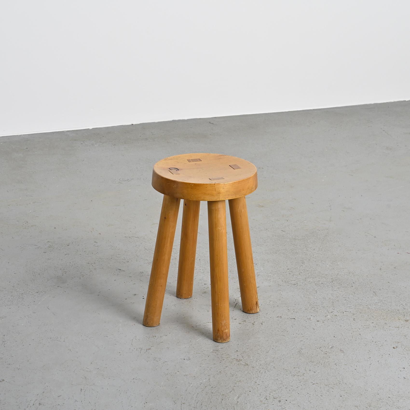 Tabouret par Charlotte Perriand pour les Arcs 1600, vers 1965