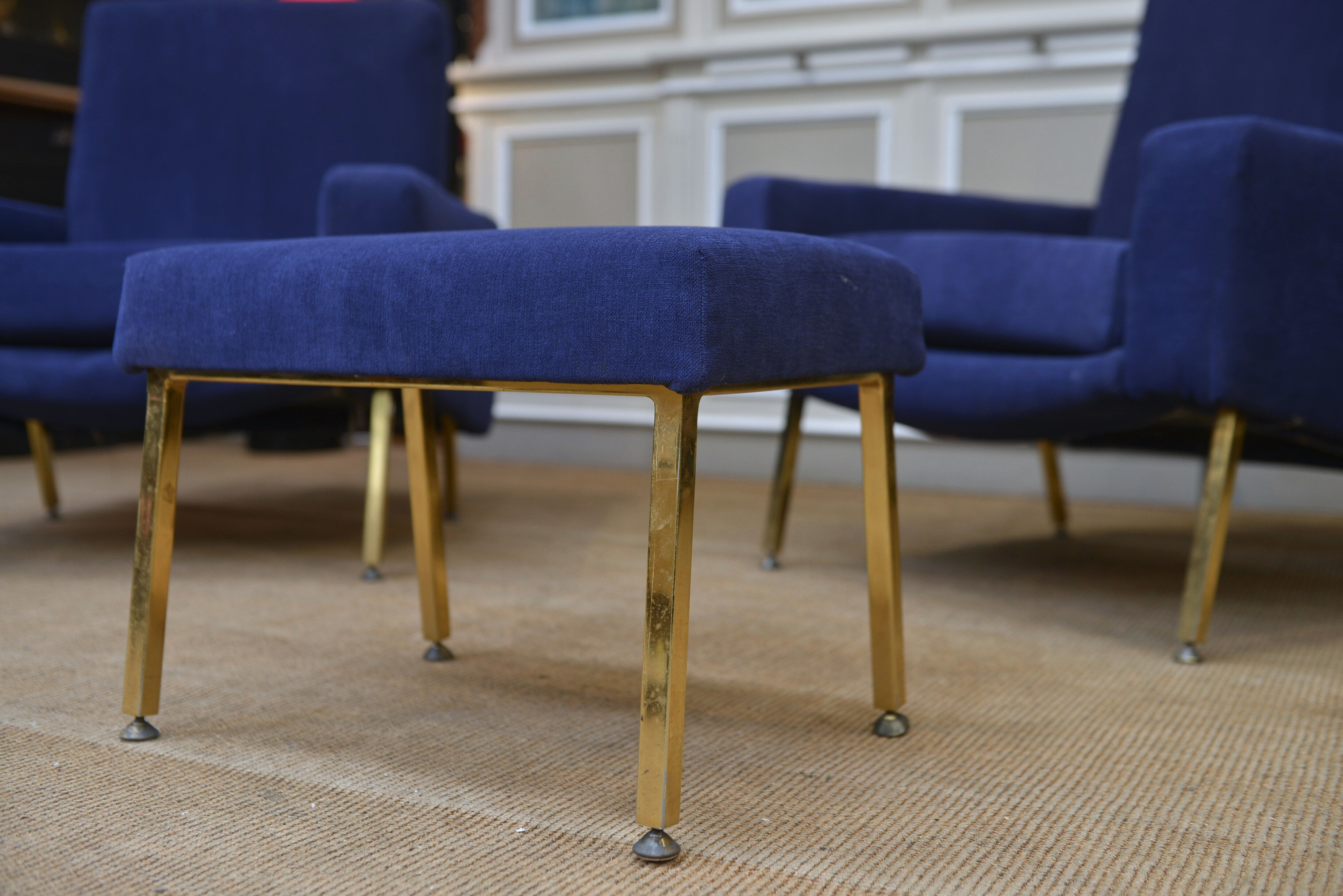 Pair of armchairs and ottoman vintage 1950 in blue velour and brass