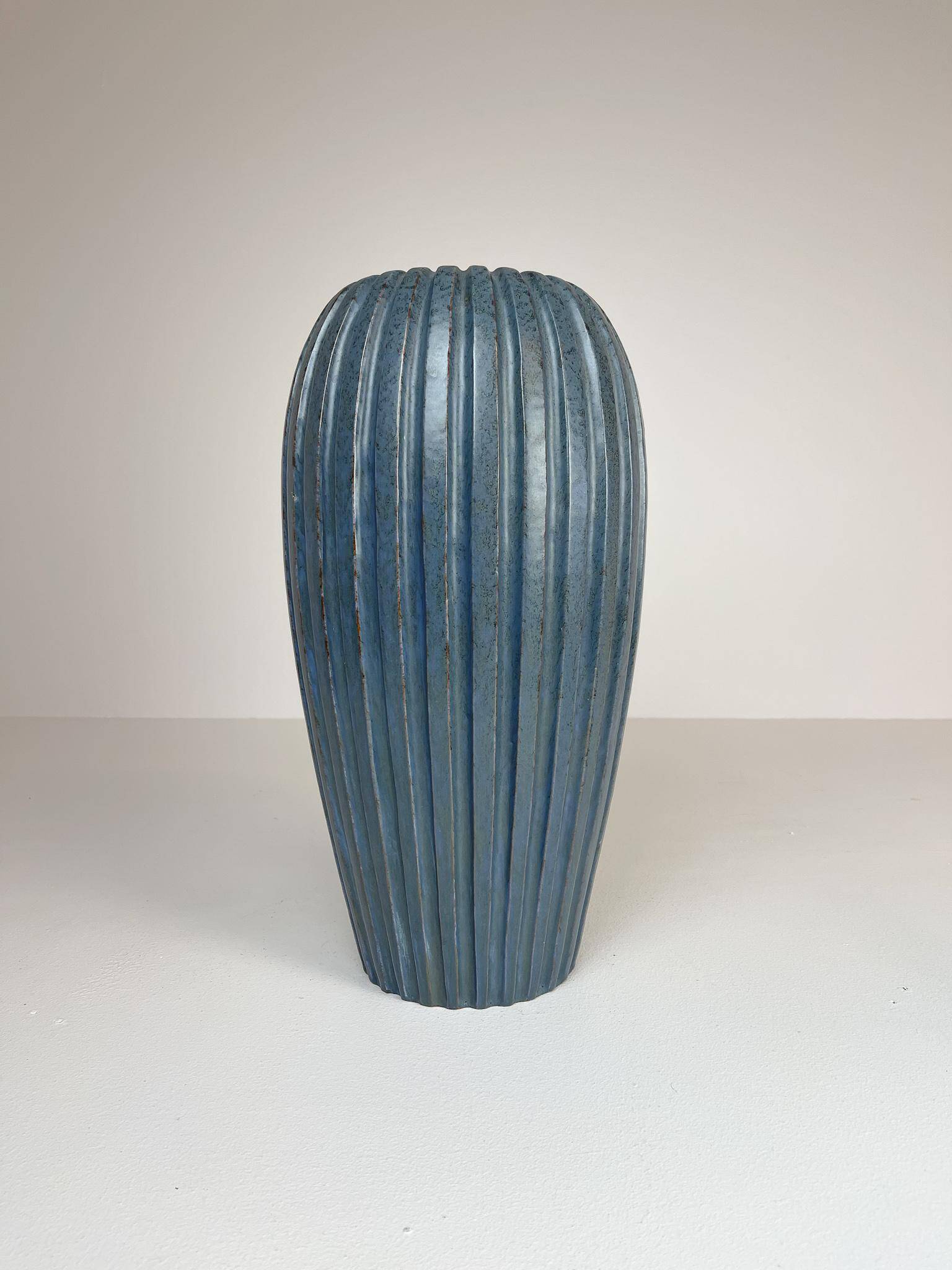 Blue vase from the mid-century period by Vicke Lindstrand, 1950s, Sweden.