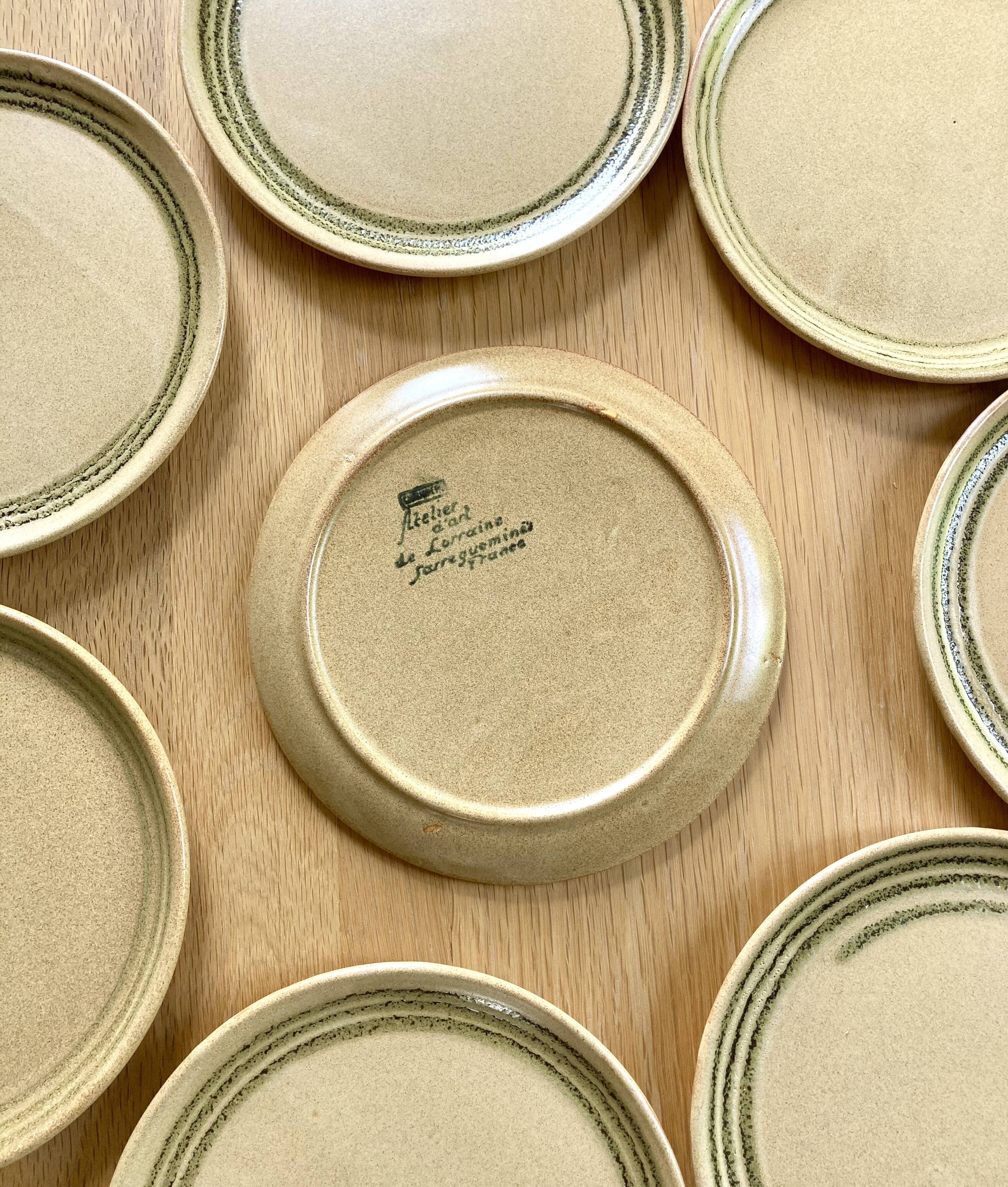 8 stoneware dessert plates