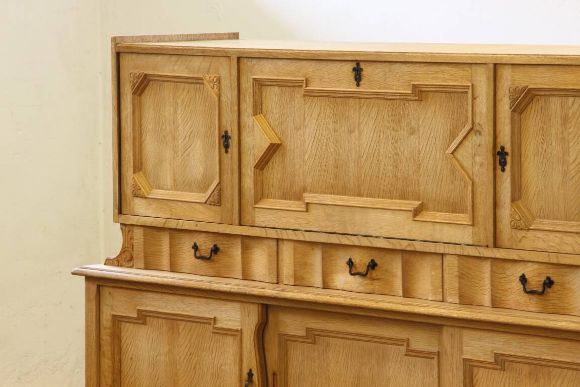 Vintage 1960s oak cabinet - cupboard style of Danish design Henning Kjærnulf