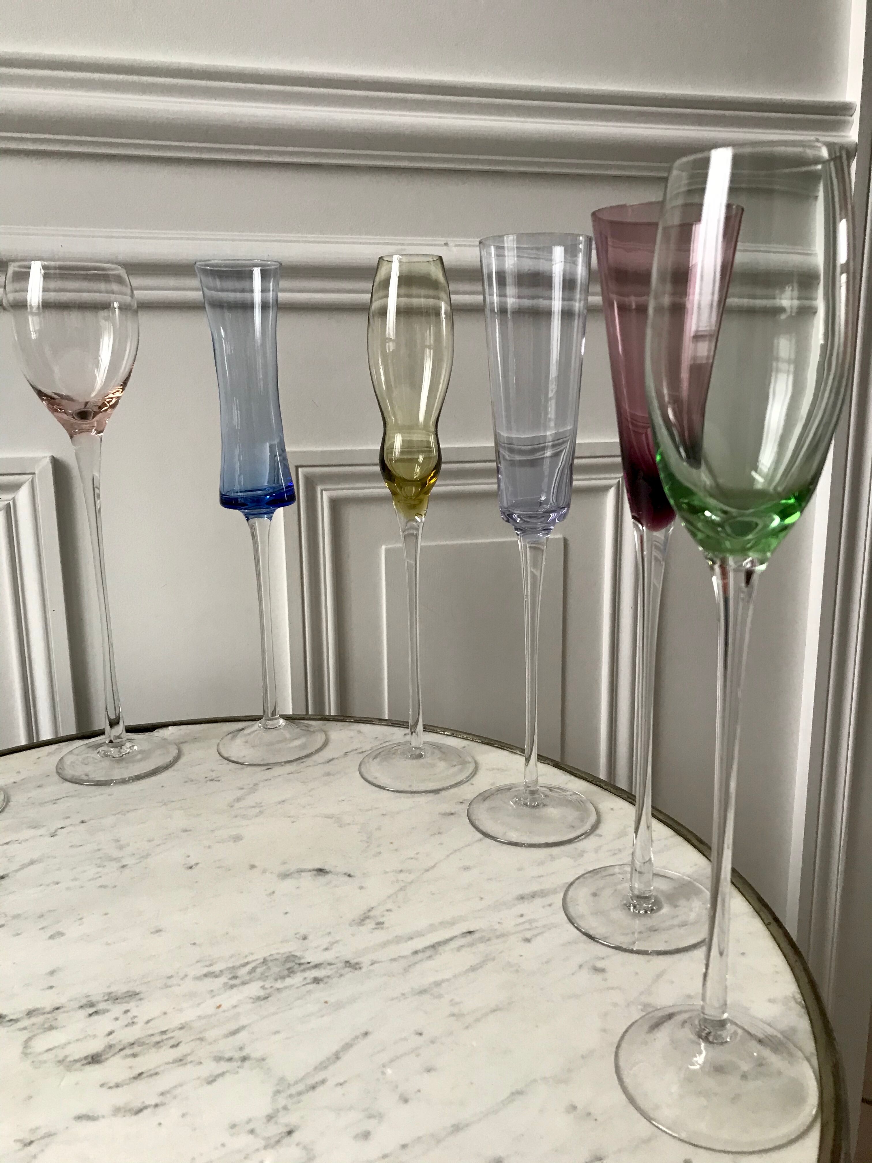 Set of 10 very high champagne flutes in colored glass 70s