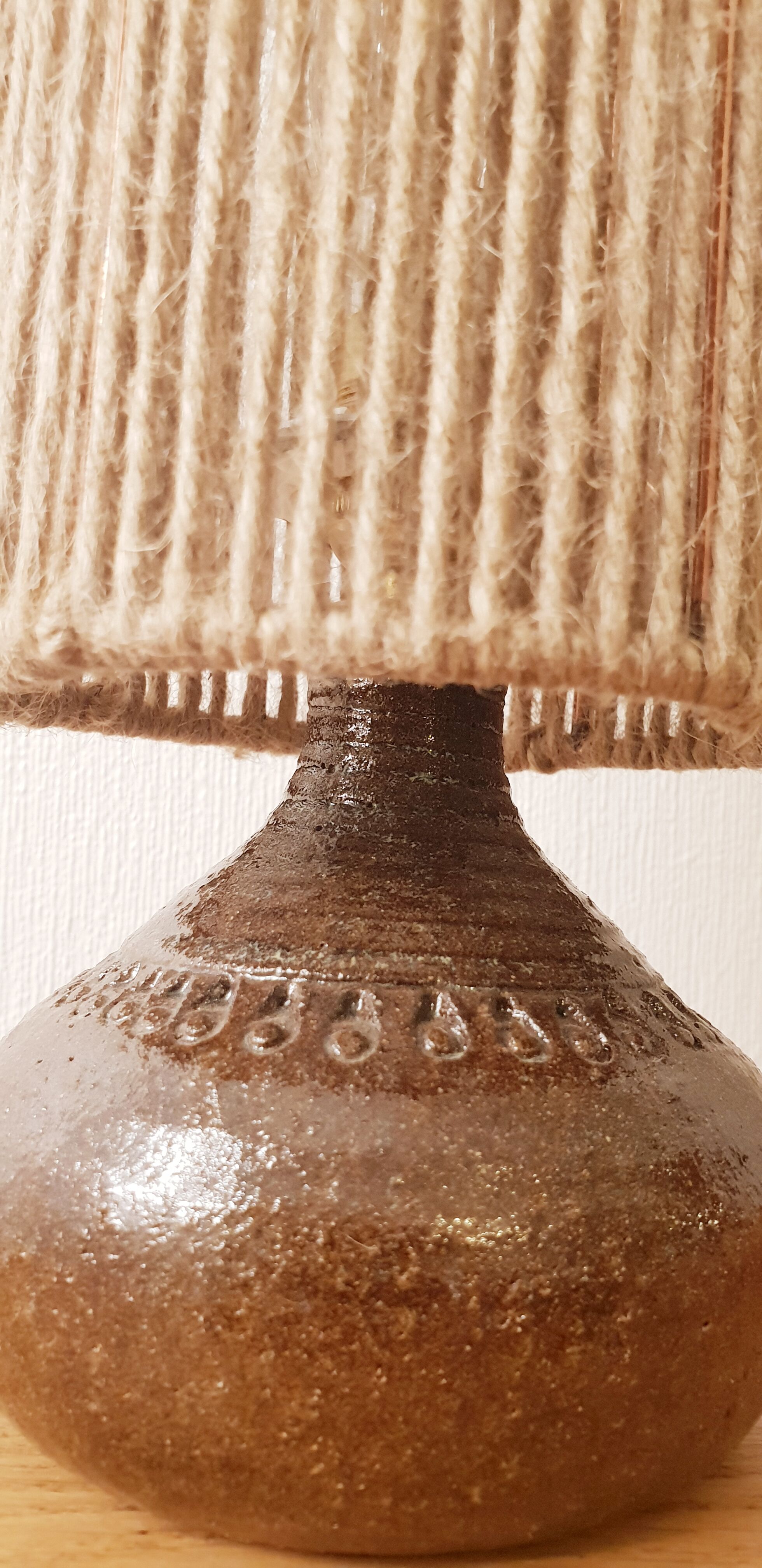 Ceramic lamp and rope