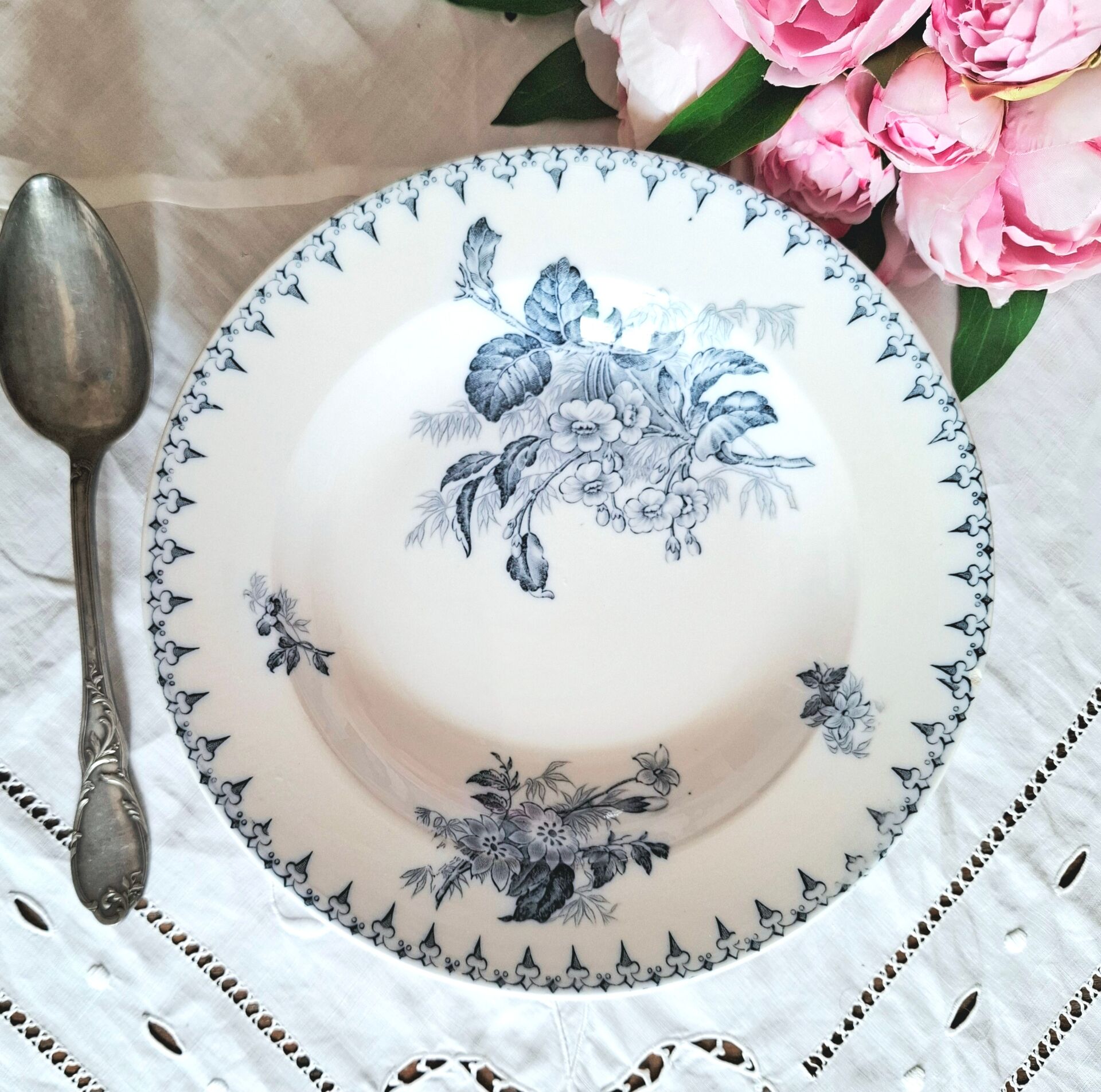 Antique deep plates in ironstone from Sarreguemines.
