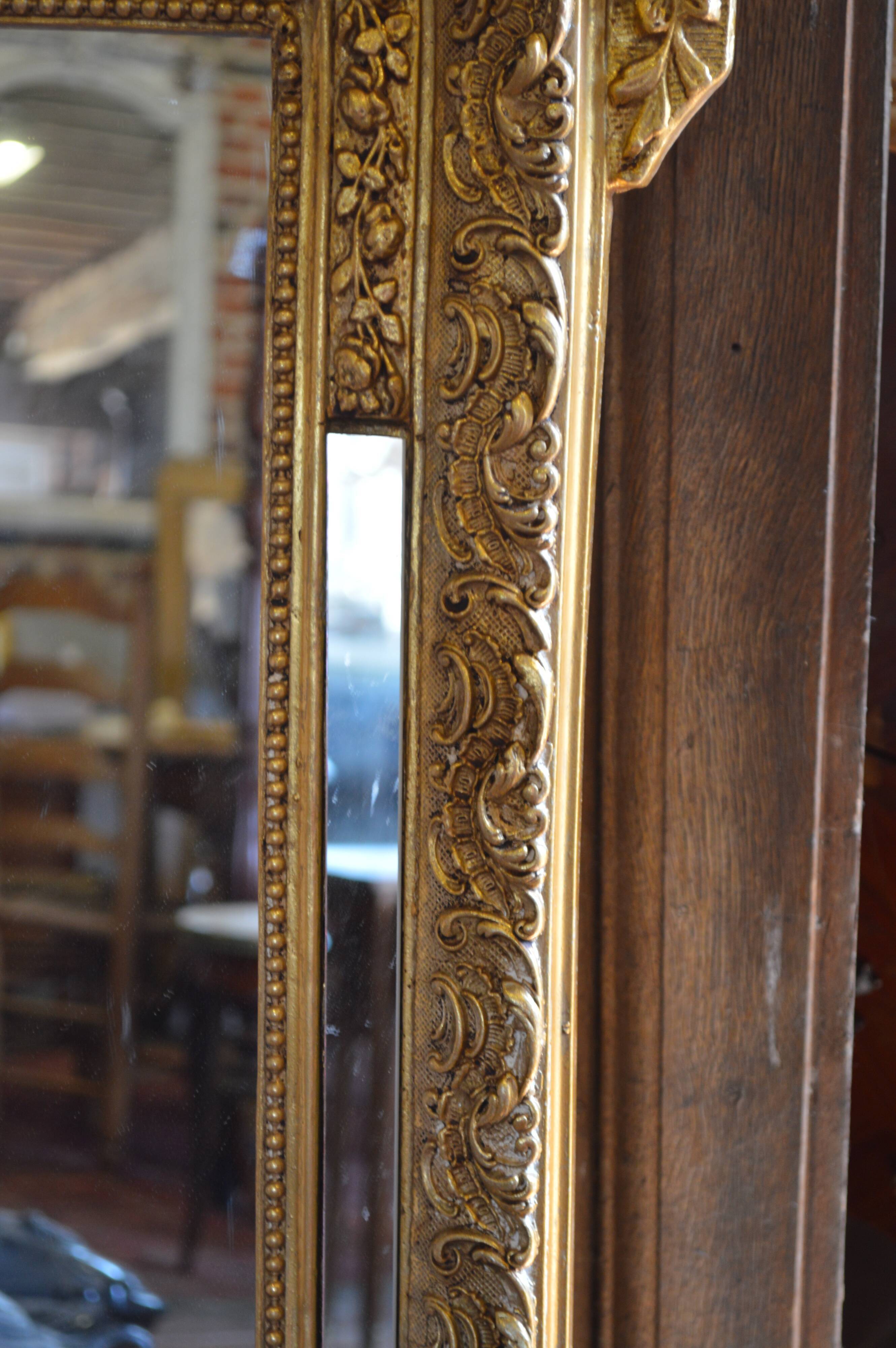 Golden mirror with doves  122x82cm
