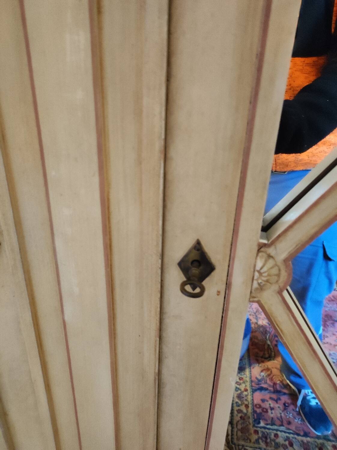 2-door patinated mirrored wardrobe