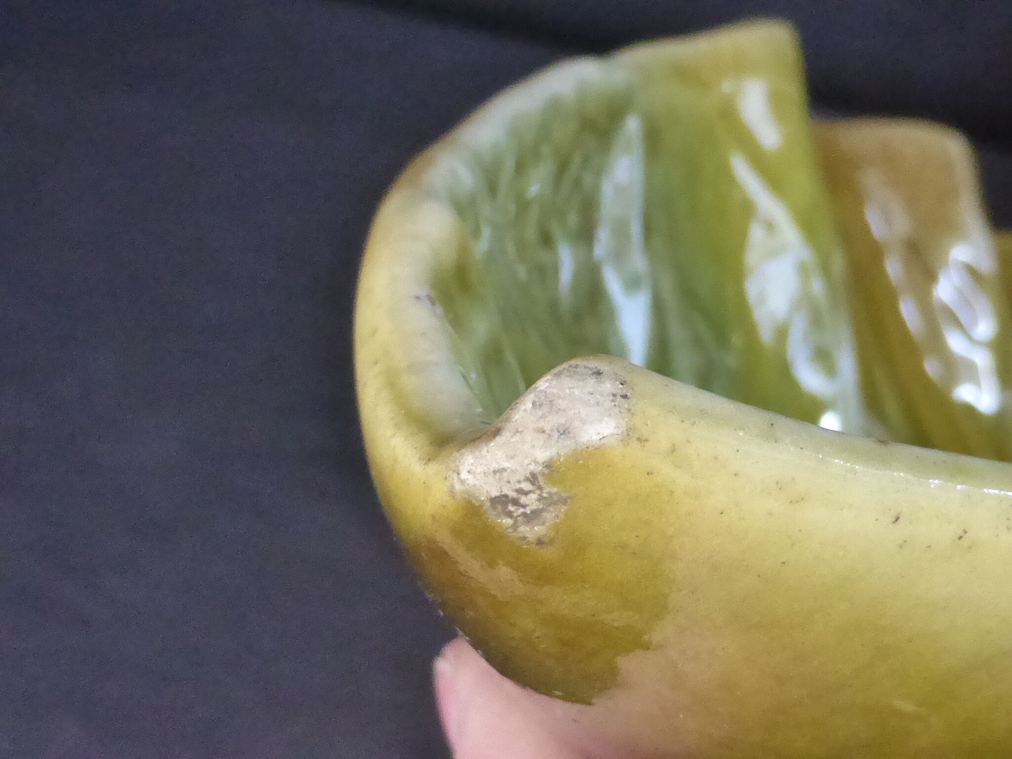 Ceramic cup forming a sheet-long.40cm