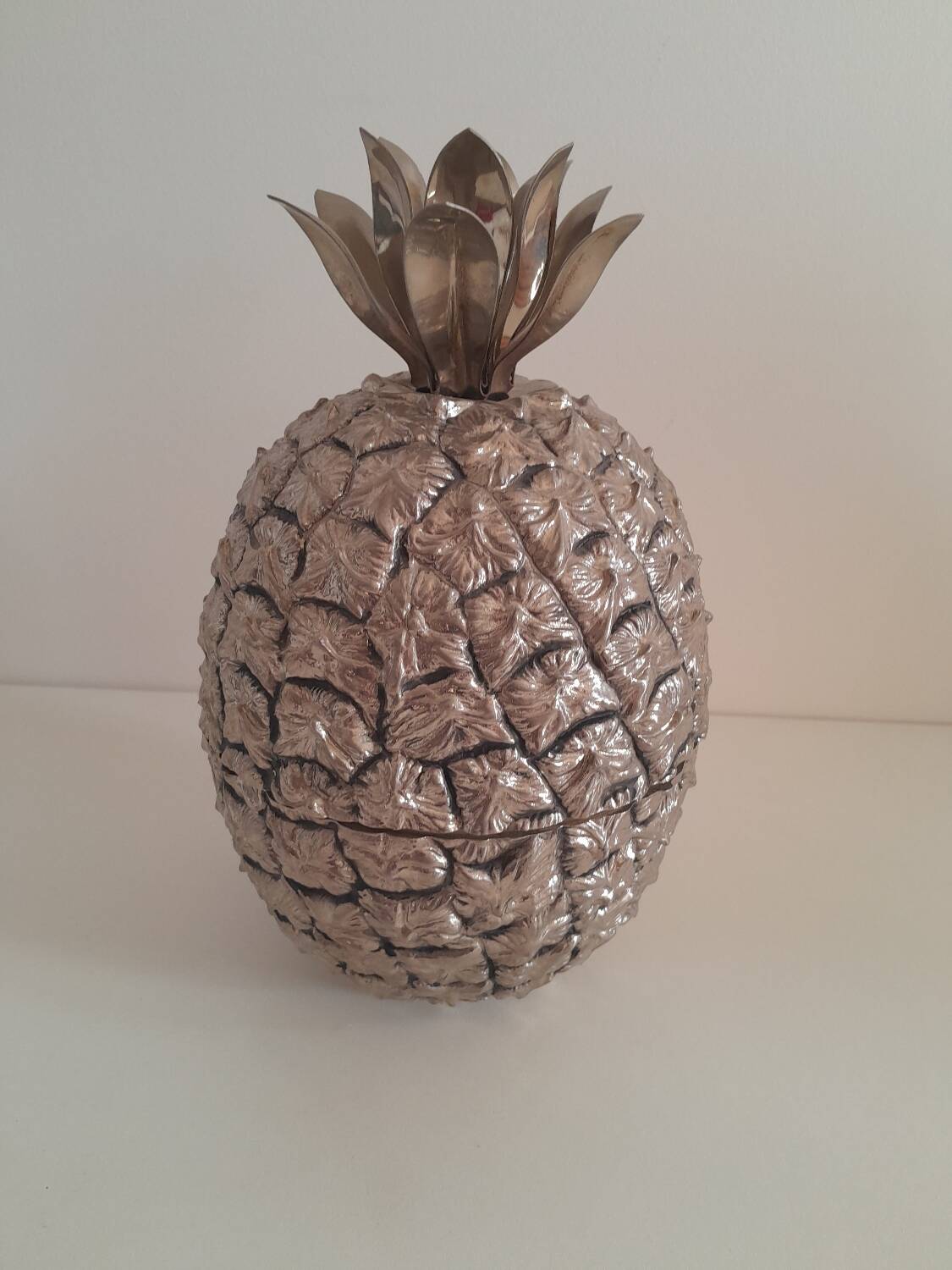 Pineapple shaped ice bucket