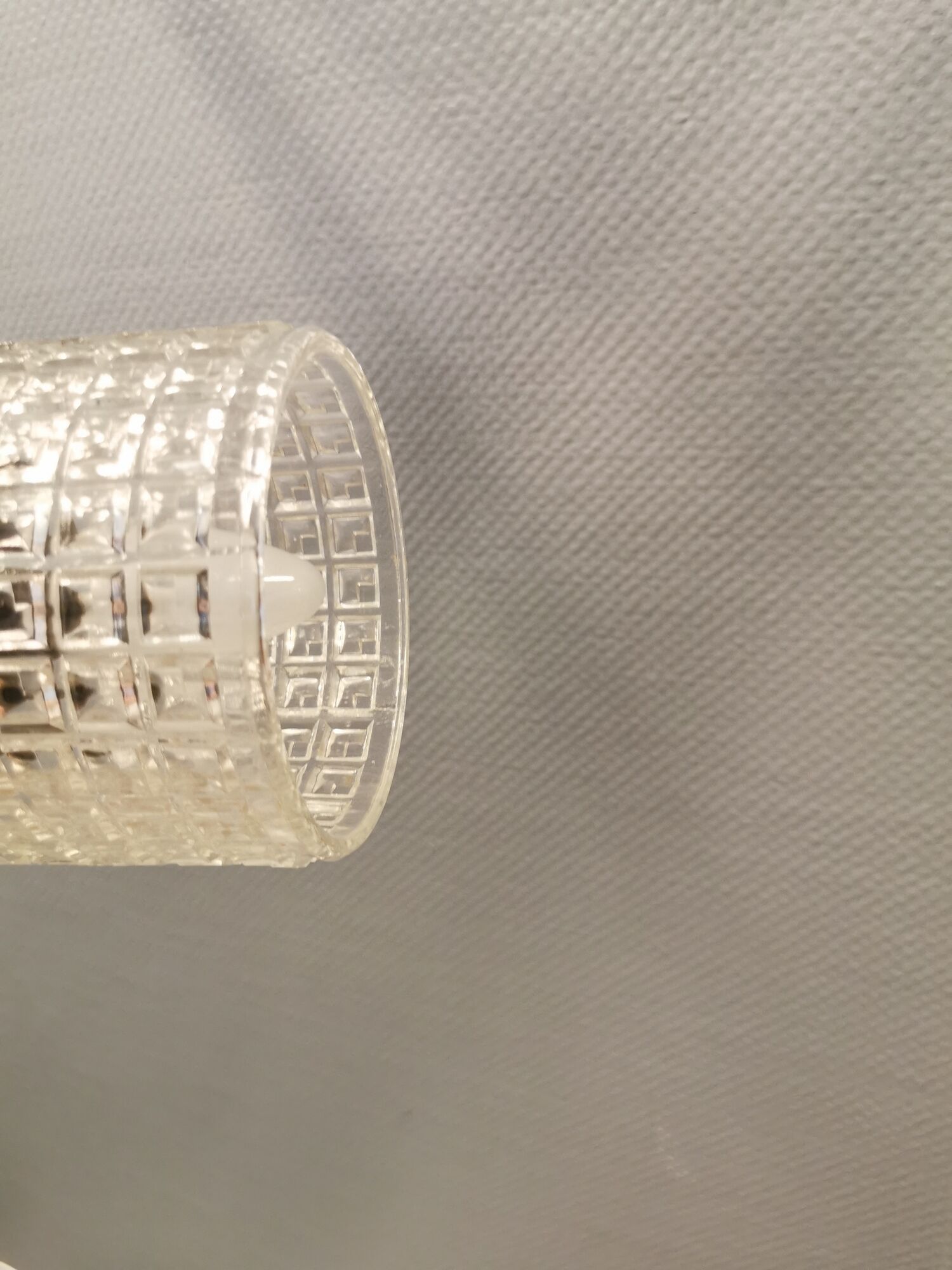 Small hanging lamp in transperant crystal glass