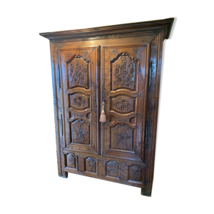 armoire bourguignone