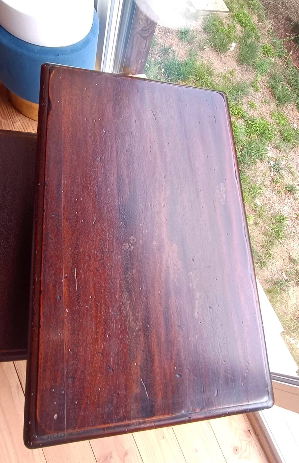 nesting tables made of oak. Turned wooden legs.