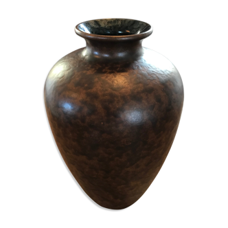 Ceramic vase