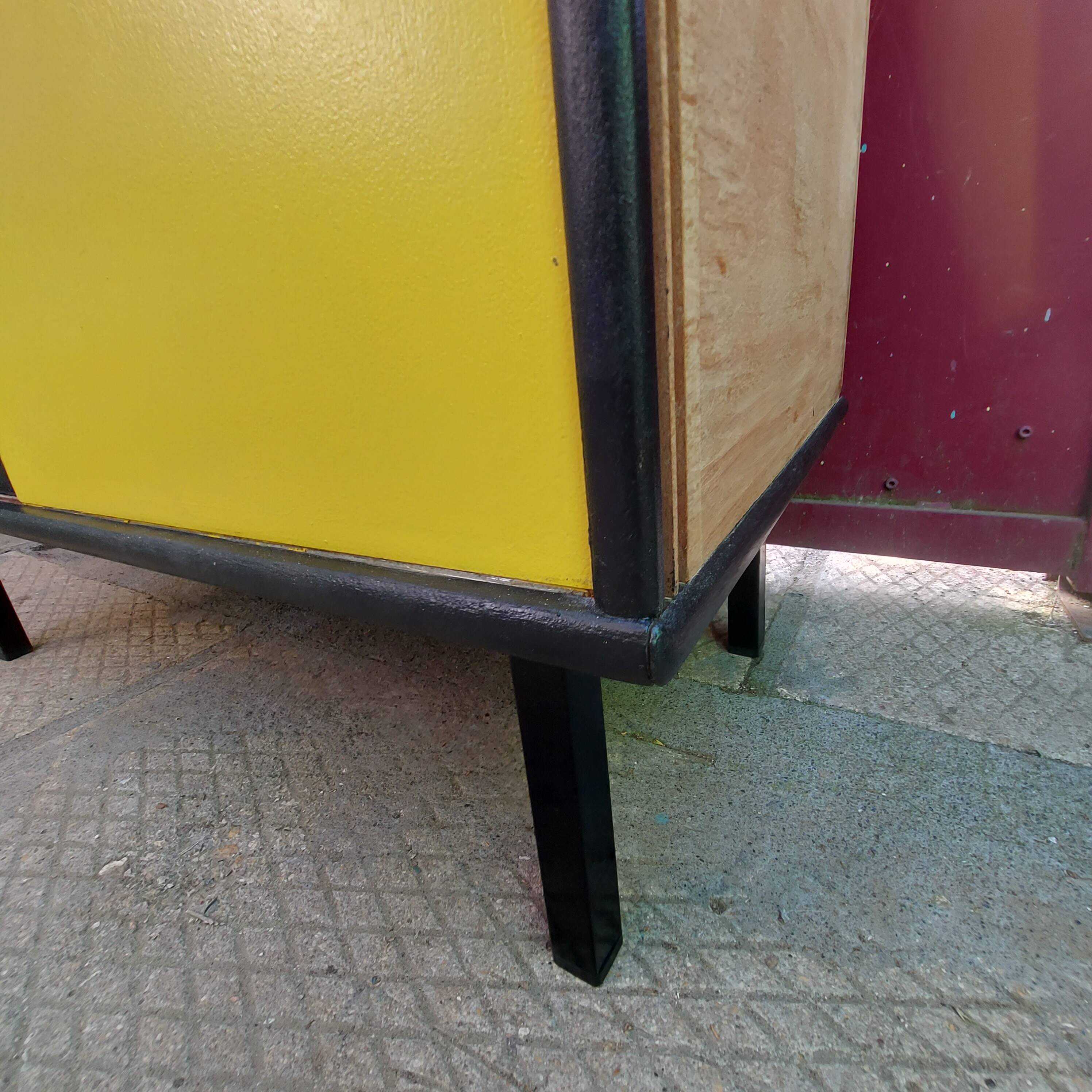 MD furniture on foot and refurbished Oscar 1970/80