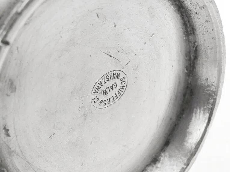 Giloszowany milk jug