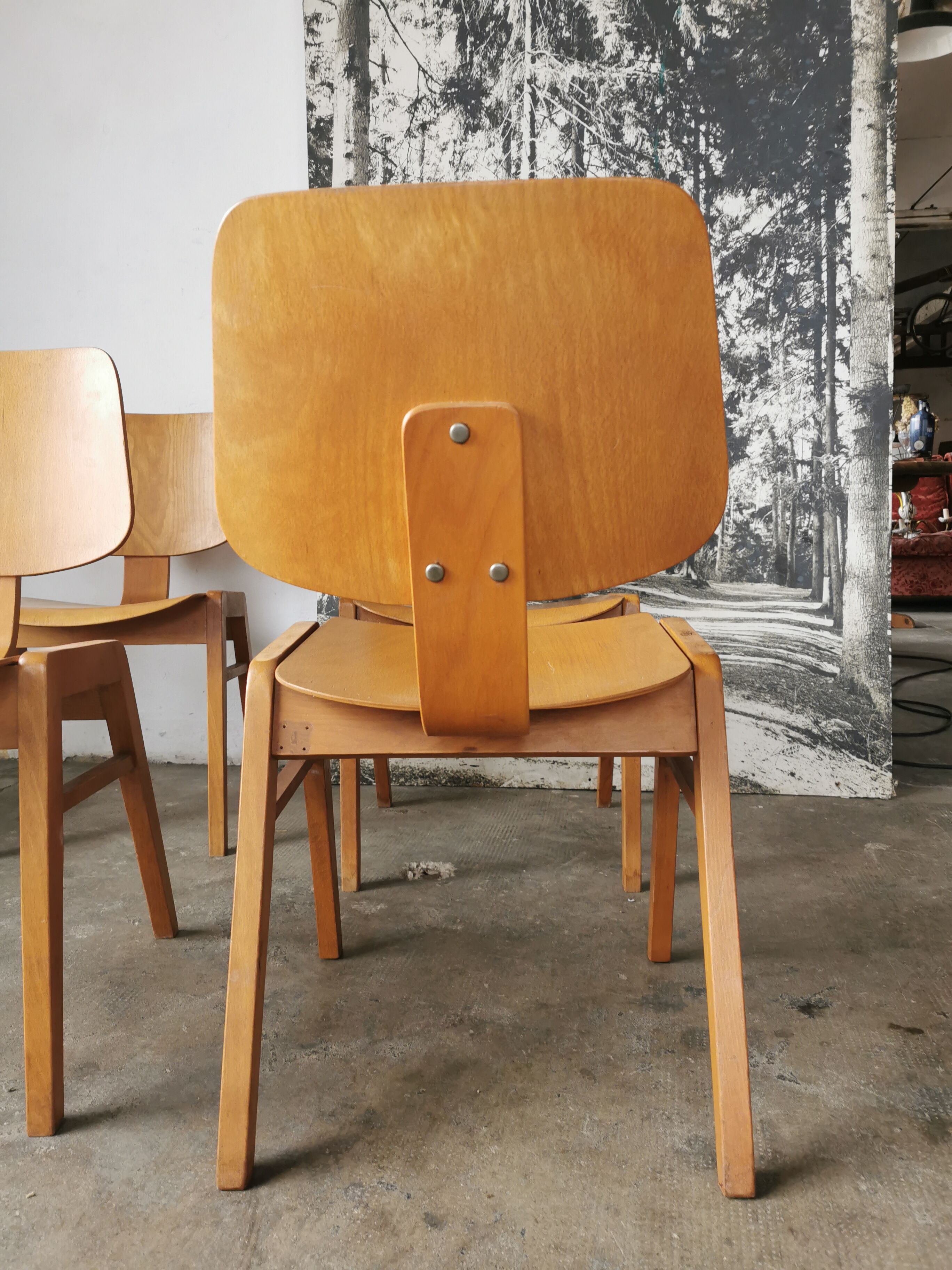 Set of 6 stackable Scandinavian chairs