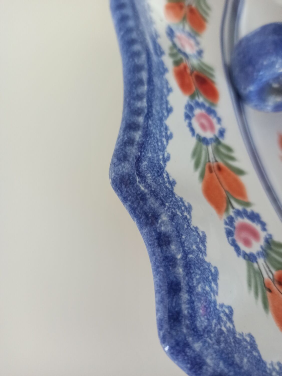 Tureen and its presentation dish Henriot Quimper