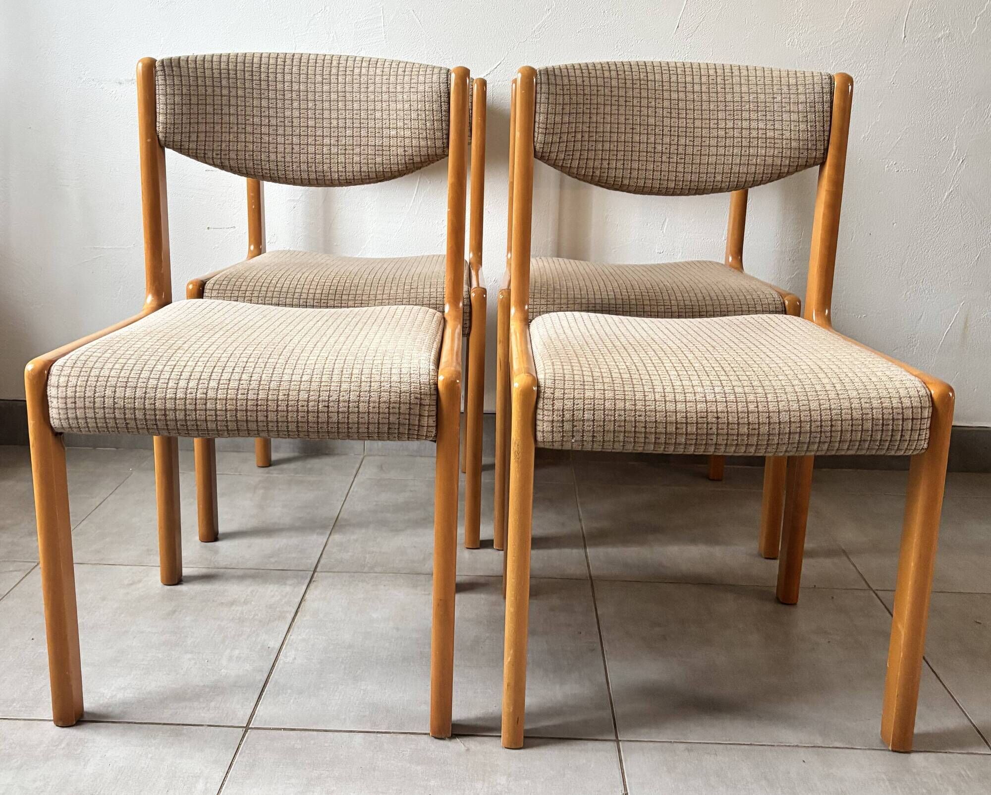 Set of 4 Scandinavian Baumann chairs in solid elm – 1970s