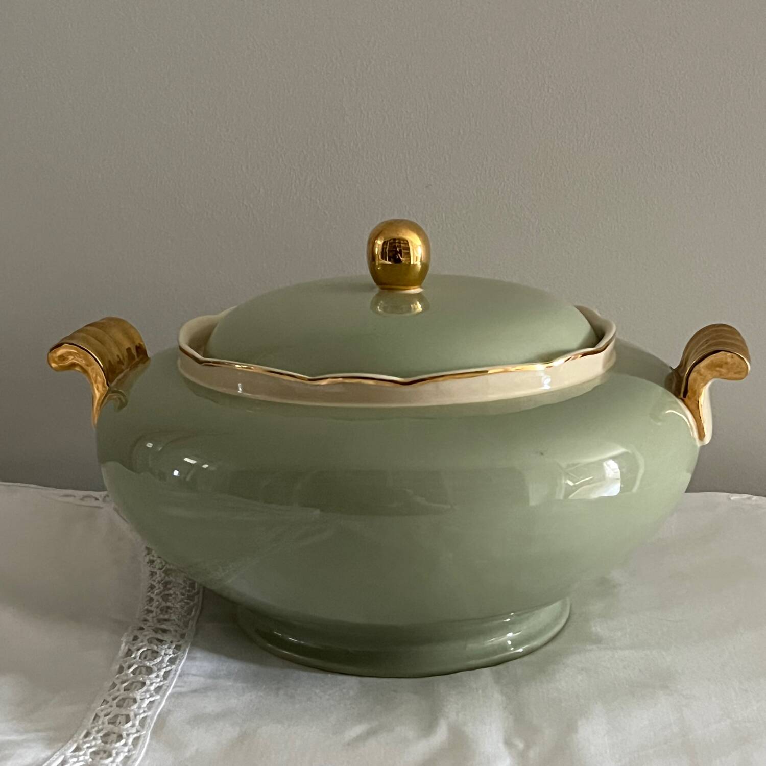 Villeroy and Boch tureen