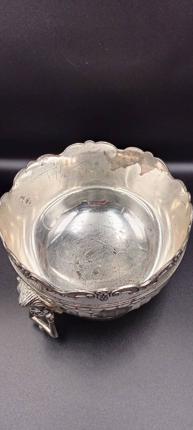 Monteith bowl type glass cooler