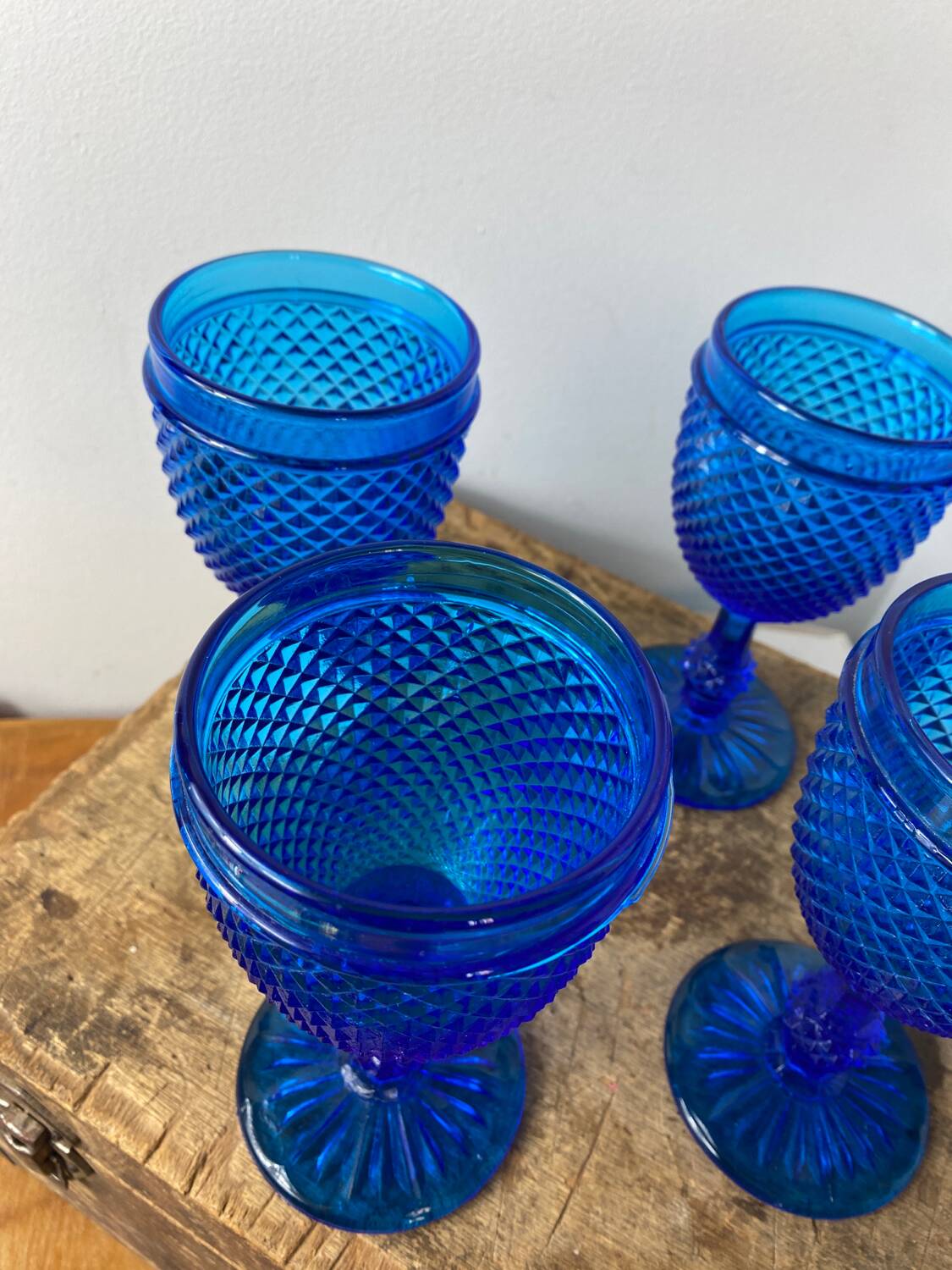 Casa Lopez Diamond-Tipped Wine Glasses