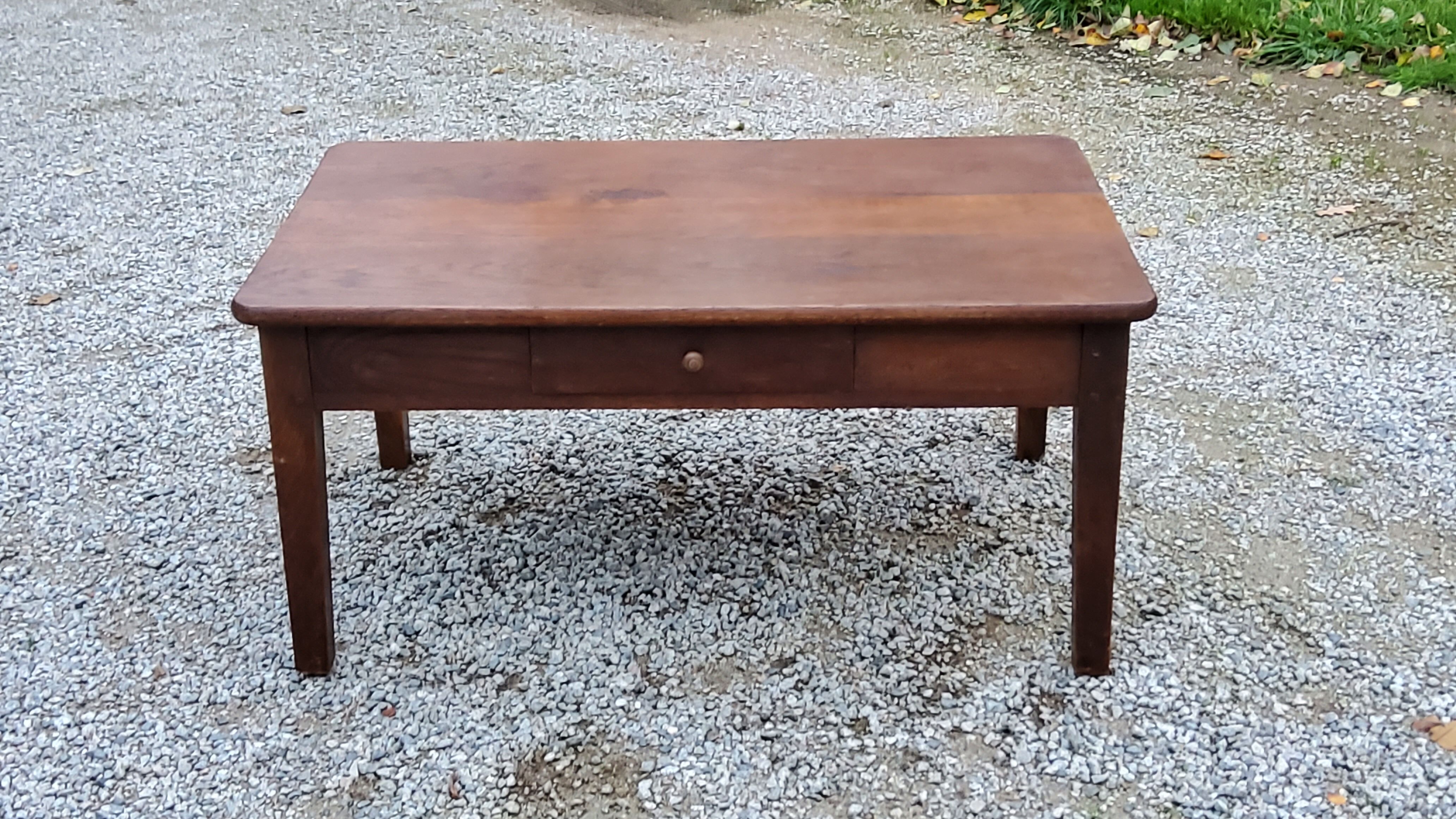Oak farmhouse coffee table 1 drawer nineteenth century feet bobbins