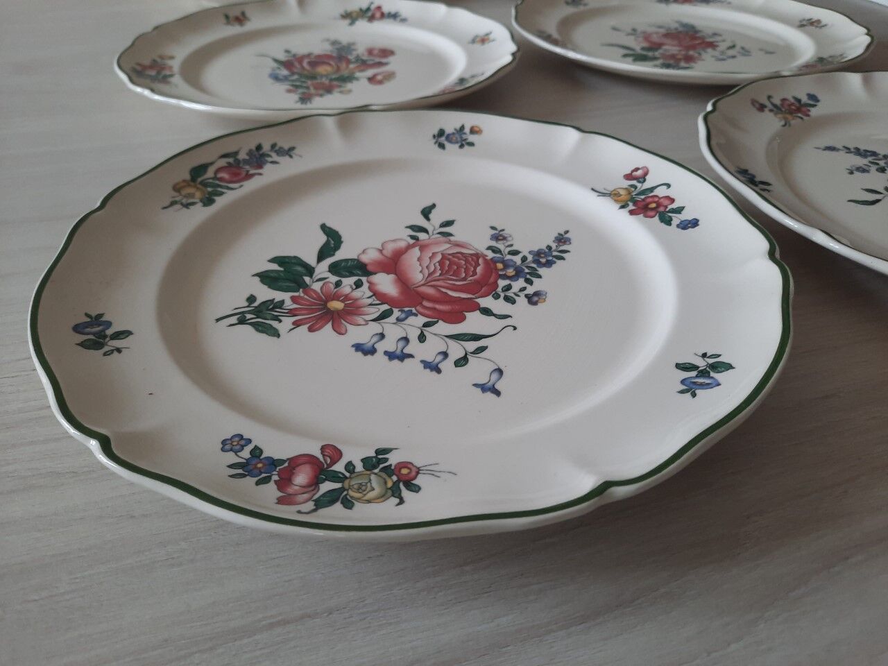 Set of 6 old Villeroy & Boch plates